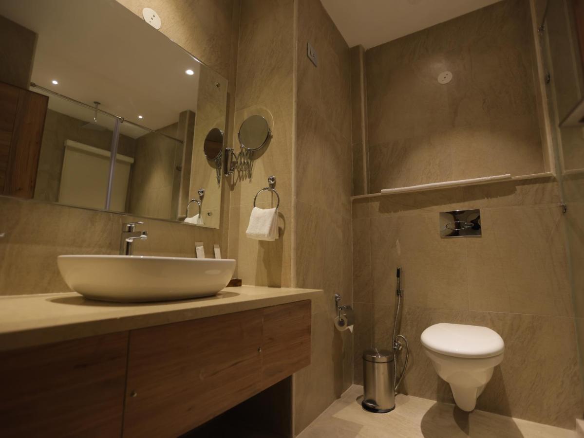 Clarks Inn Express, 德拉敦 外观 照片