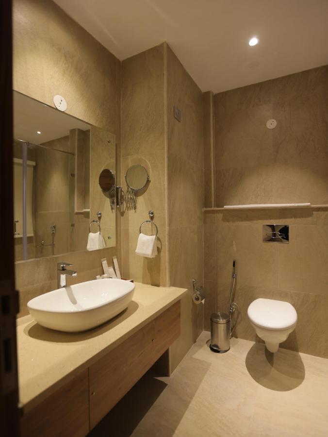 Clarks Inn Express, 德拉敦 外观 照片